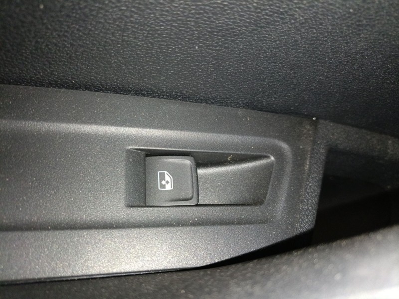 Recambio de mando elevalunas trasero izquierdo para skoda karoq (nu7, nd7) 1.5 tsi referencia OEM IAM   