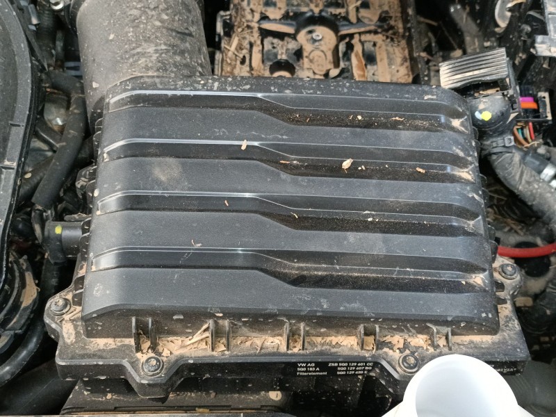 Recambio de filtro aire para skoda karoq (nu7, nd7) 1.5 tsi referencia OEM IAM 5Q0129601CC  