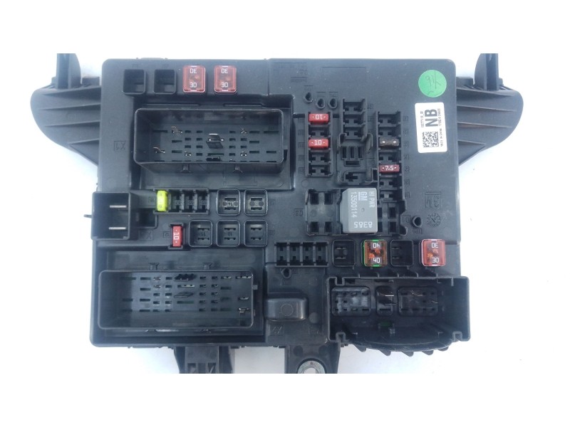 Recambio de caja reles / fusibles para opel insignia sports tourer selective referencia OEM IAM   