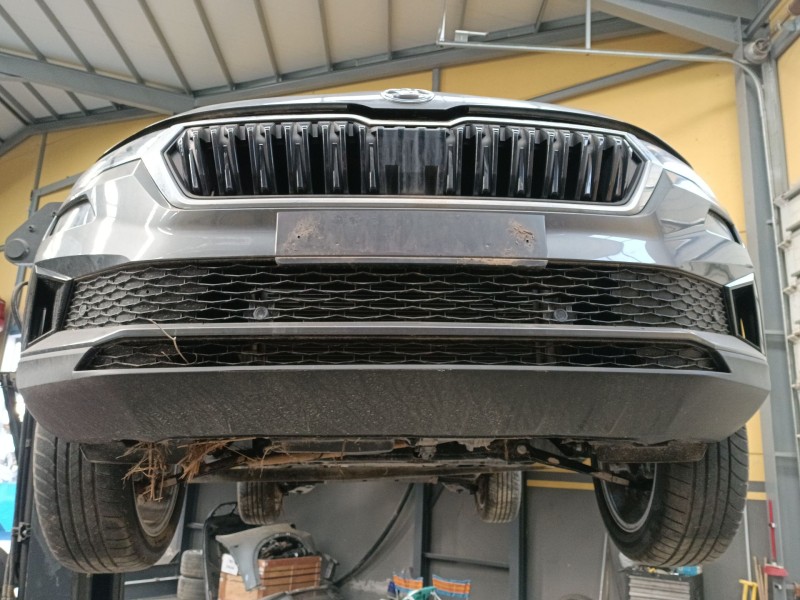 Recambio de paragolpes delantero para skoda karoq (nu7, nd7) 1.5 tsi referencia OEM IAM   