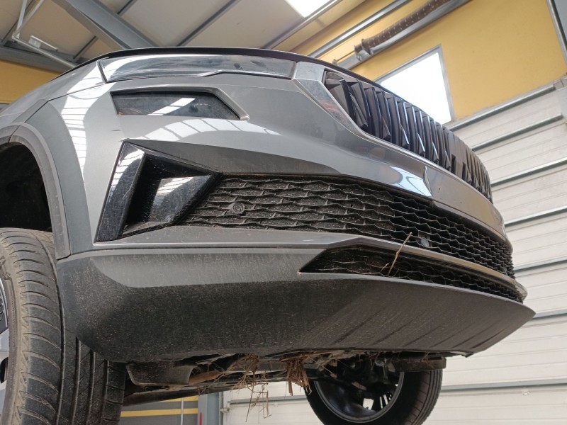 Recambio de paragolpes delantero para skoda karoq (nu7, nd7) 1.5 tsi referencia OEM IAM   