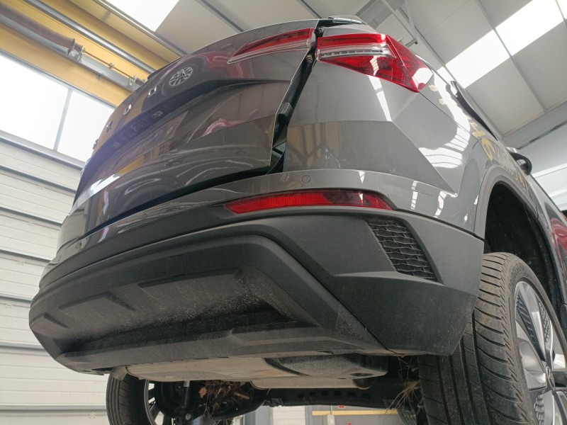 Recambio de paragolpes trasero para skoda karoq (nu7, nd7) 1.5 tsi referencia OEM IAM   