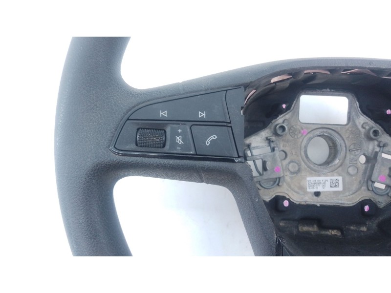 Recambio de volante para seat ibiza v (kj1, kjg) 1.0 mpi referencia OEM IAM   
