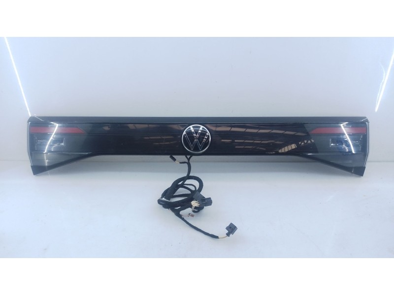 Recambio de piloto trasero central para volkswagen t-cross (c11, d31) 1.0 tsi referencia OEM IAM 2GM945093D  P1-B2-6