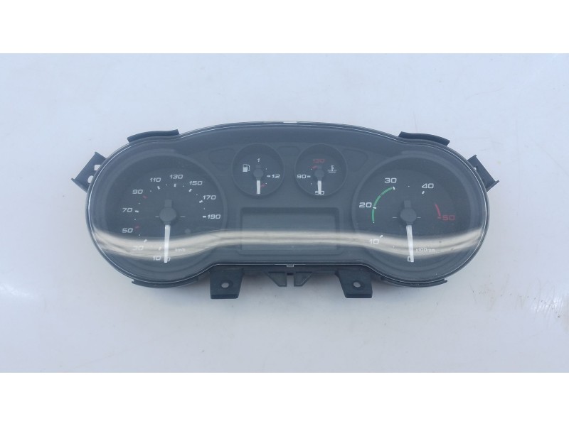 Recambio de cuadro instrumentos para iveco daily vi caja/chasis 33s13, 35s13, 35c13 referencia OEM IAM 5801815717  