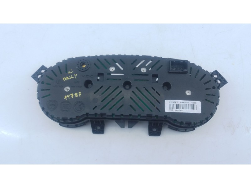 Recambio de cuadro instrumentos para iveco daily vi caja/chasis 33s13, 35s13, 35c13 referencia OEM IAM 5801815717  