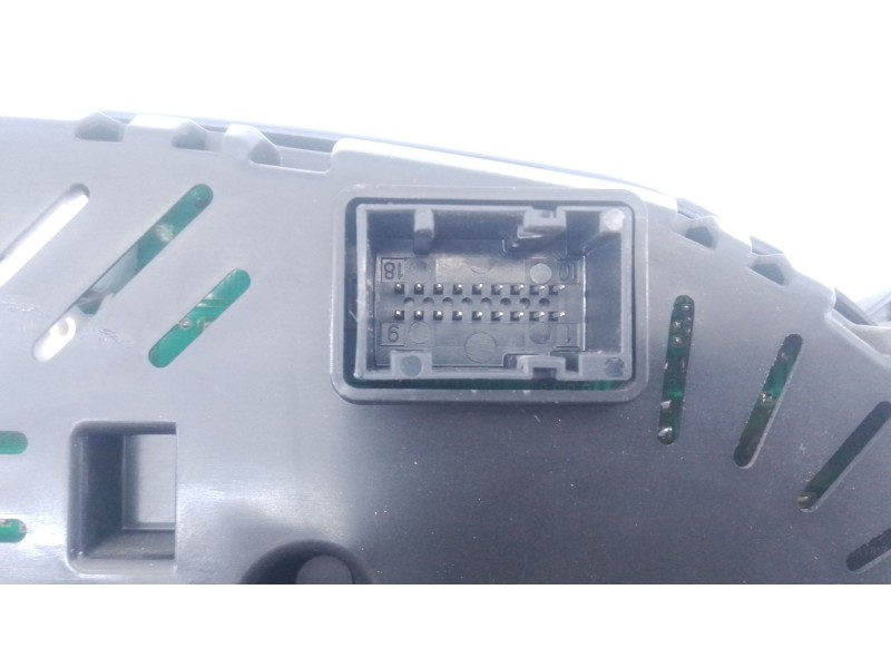 Recambio de cuadro instrumentos para iveco daily vi caja/chasis 33s13, 35s13, 35c13 referencia OEM IAM 5801815717  