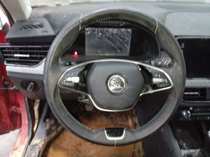 Recambio de volante para skoda kamiq (nw4) 1.0 tsi referencia OEM IAM   