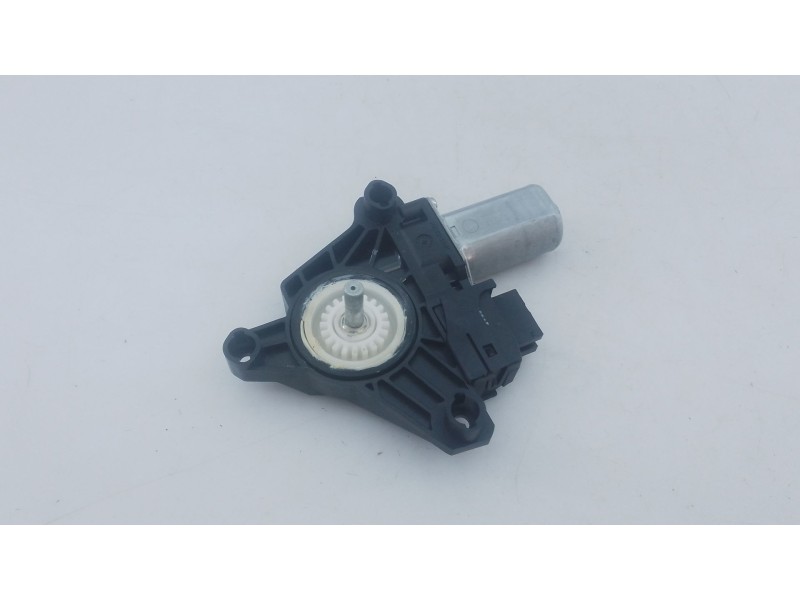 Recambio de motor elevalunas trasero derecho para mercedes-benz clase a (w176) a 200 cdi / d (176.008) referencia OEM IAM   