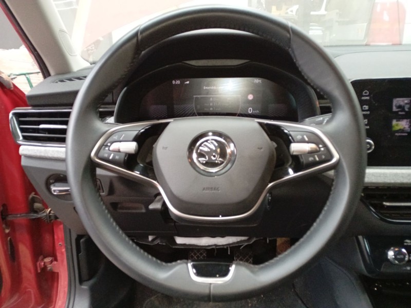 Recambio de volante para skoda kamiq (nw4) 1.0 tsi referencia OEM IAM   