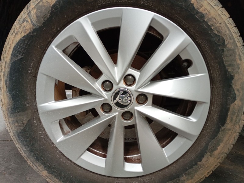 Recambio de llanta sin neumatico para skoda kamiq (nw4) 1.0 tsi referencia OEM IAM 16 PULGADAS  