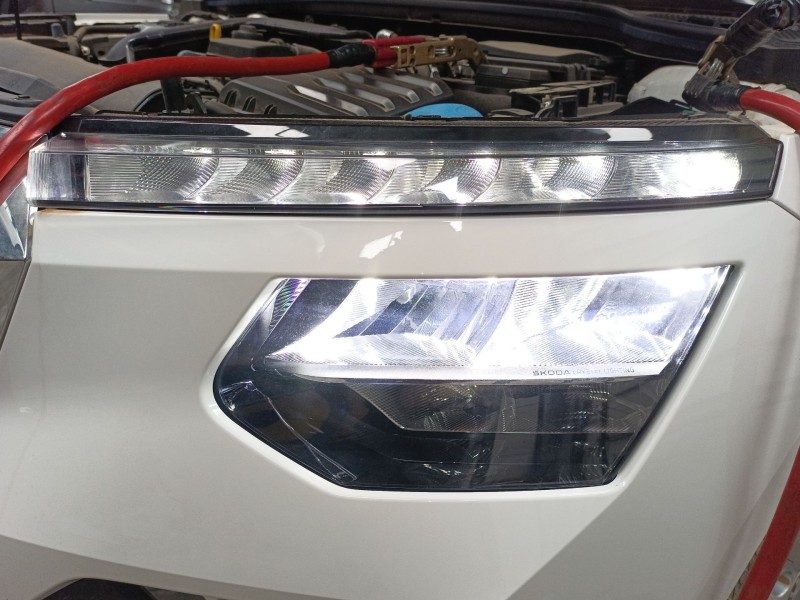 Recambio de faro izquierdo xenon para skoda kamiq (nw4) 1.0 tsi referencia OEM IAM 655941015B  