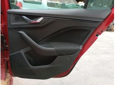 GUARNECIDO PUERTA TRASERA DERECHA 