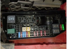 CAJA RELES / FUSIBLES 