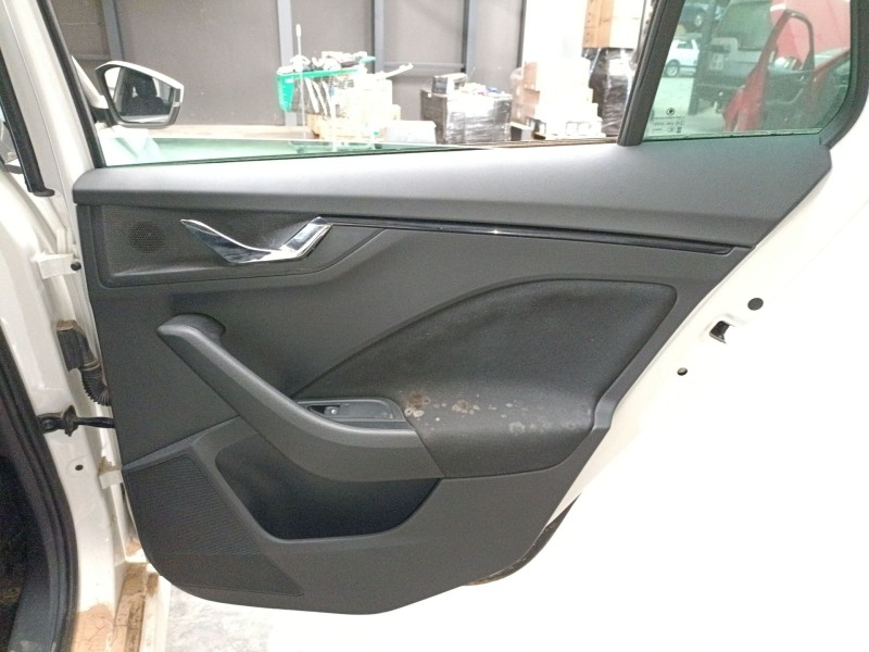 Recambio de guarnecido puerta trasera derecha para skoda kamiq (nw4) 1.0 tsi referencia OEM IAM   