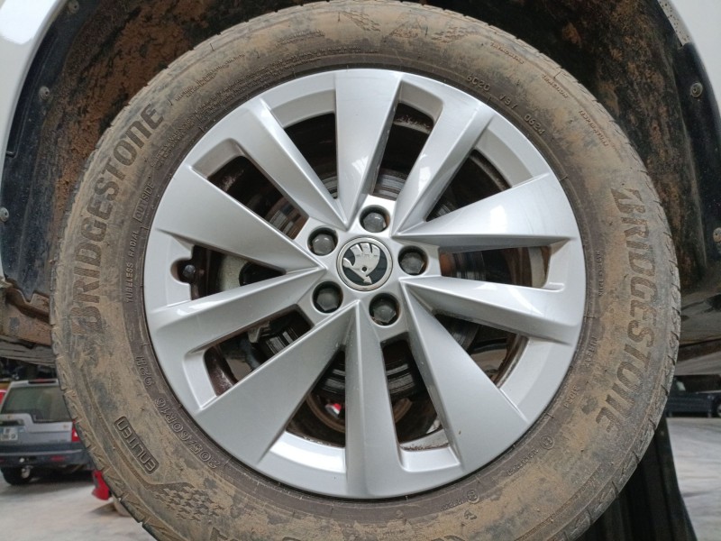 Recambio de llanta sin neumatico para skoda kamiq (nw4) 1.0 tsi referencia OEM IAM 16 PULGADAS  