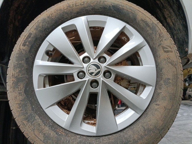 Recambio de llanta sin neumatico para skoda kamiq (nw4) 1.0 tsi referencia OEM IAM 16 PULGADAS  