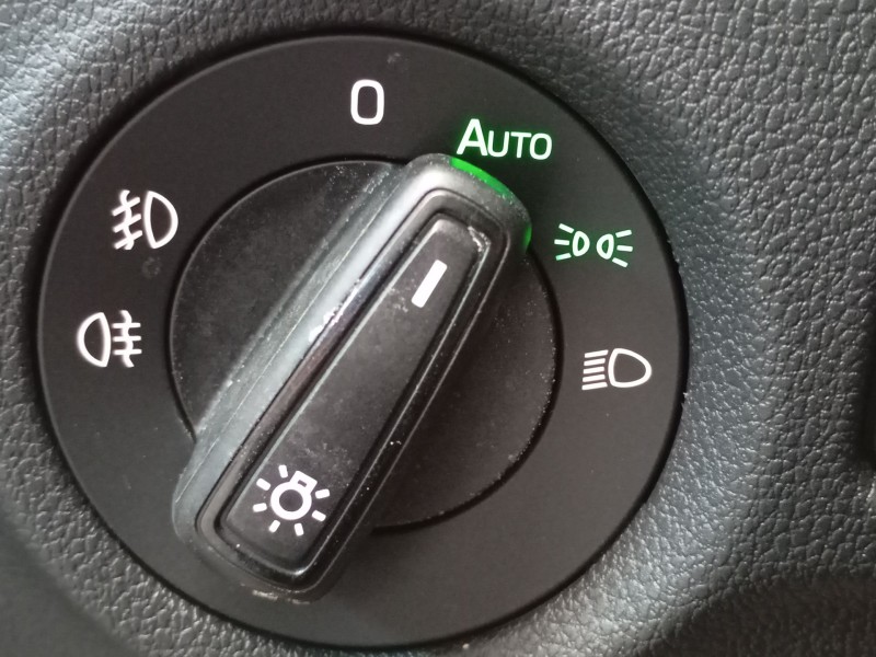 Recambio de mando luces para skoda fabia iv (pj3) 1.0 tsi referencia OEM IAM   