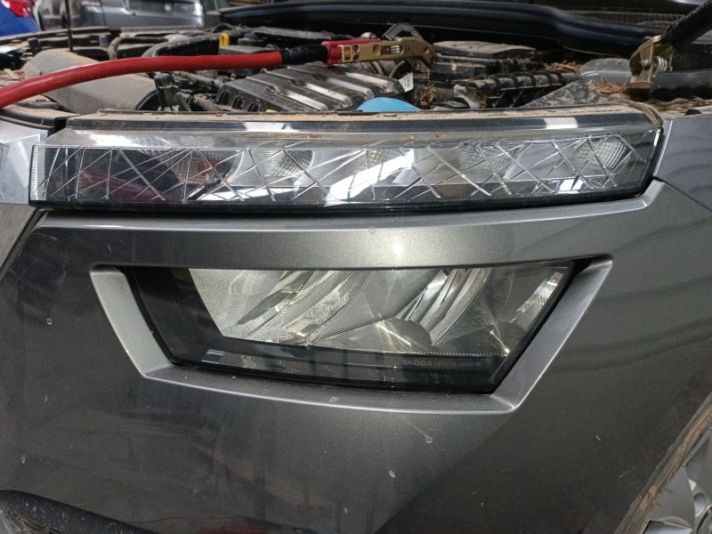 Recambio de faro izquierdo xenon para skoda kamiq (nw4) 1.0 tsi referencia OEM IAM   