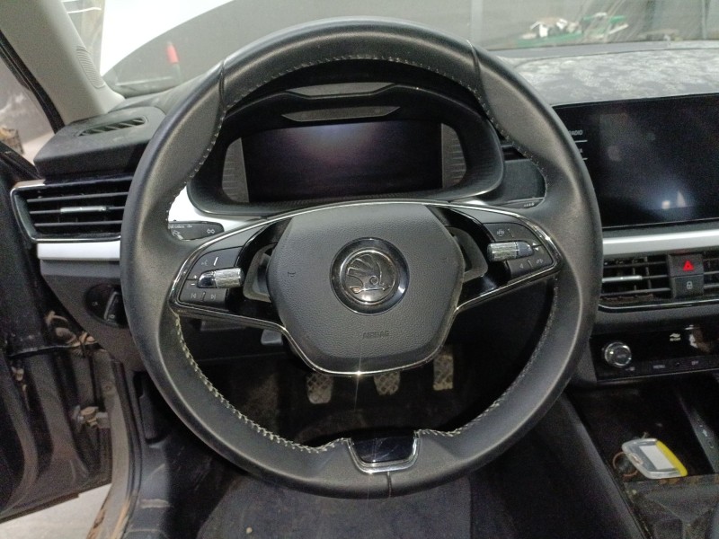 Recambio de volante para skoda kamiq (nw4) 1.0 tsi referencia OEM IAM   