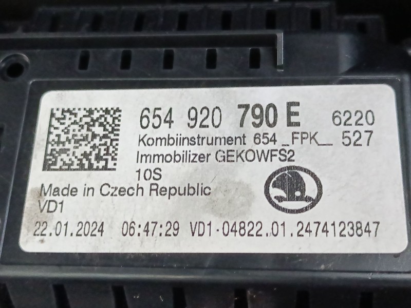 Recambio de cuadro instrumentos para skoda kamiq (nw4) 1.0 tsi referencia OEM IAM 654920790E  