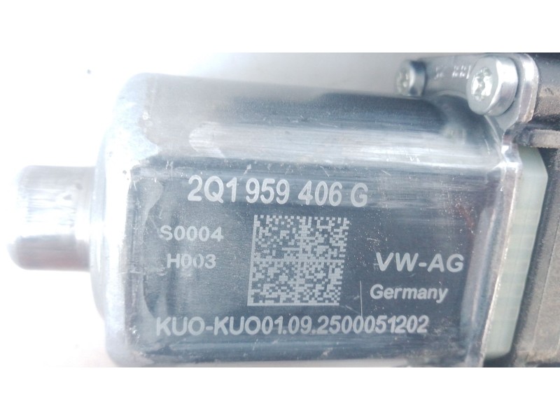 Recambio de motor elevalunas delantero derecho para seat arona (kj7, kjp) 1.0 tsi referencia OEM IAM   