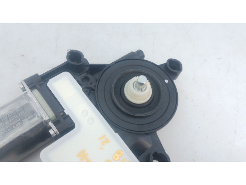 Recambio de motor elevalunas delantero derecho para seat arona (kj7, kjp) 1.0 tsi referencia OEM IAM   