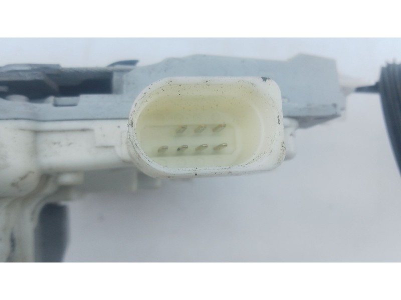 Recambio de cerradura puerta trasera izquierda para volkswagen passat lim. (362) advance bluemotion referencia OEM IAM   
