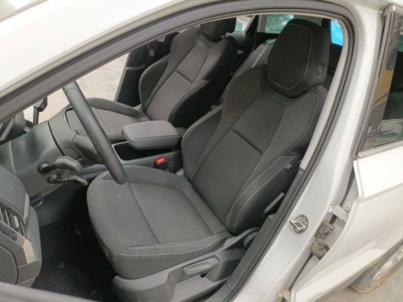 skoda karoq (nu7, nd7) del año 2024