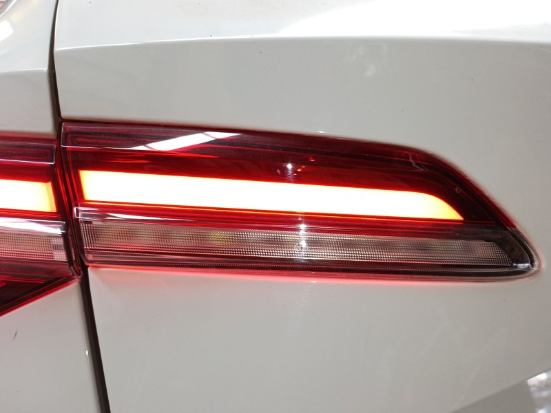 Recambio de piloto trasero izquierdo porton para skoda karoq (nu7, nd7) 1.5 tsi referencia OEM IAM   