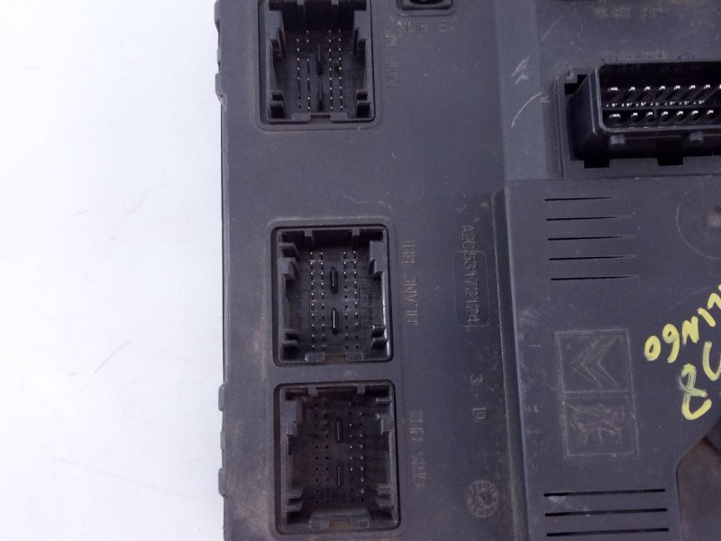 Recambio de caja reles / fusibles para citroën berlingo referencia OEM IAM 9657999680  E3-B2-35-1