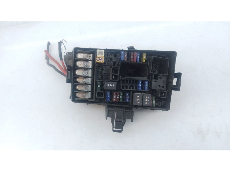 Recambio de caja reles / fusibles para volkswagen tiguan sport bmt referencia OEM IAM   