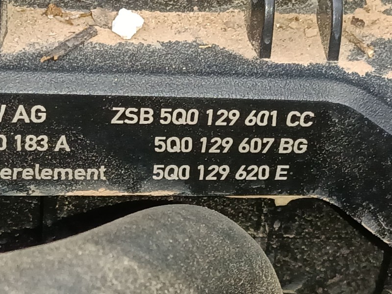 Recambio de filtro aire para skoda karoq (nu7, nd7) 1.5 tsi referencia OEM IAM 5Q0129601CC  