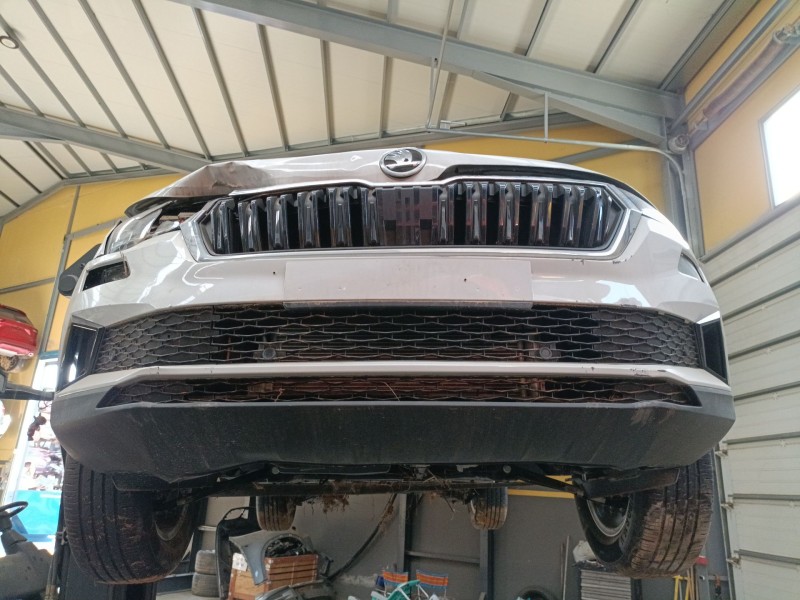 Recambio de paragolpes delantero para skoda karoq (nu7, nd7) 1.5 tsi referencia OEM IAM   
