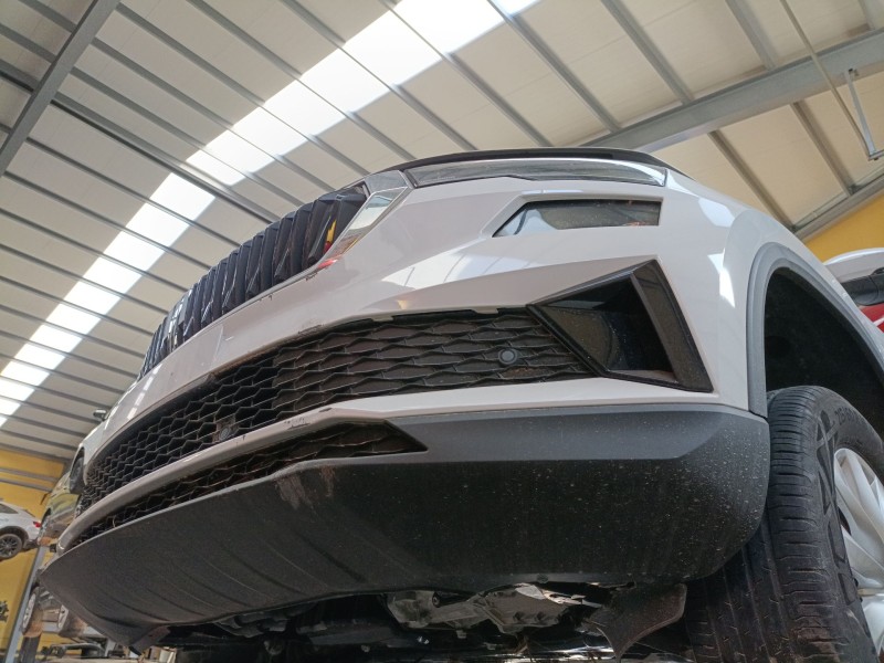Recambio de paragolpes delantero para skoda karoq (nu7, nd7) 1.5 tsi referencia OEM IAM   