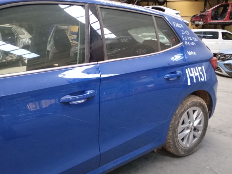 Recambio de puerta trasera izquierda para skoda fabia iv (pj3) 1.0 tsi referencia OEM IAM   