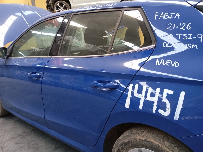 Recambio de puerta trasera izquierda para skoda fabia iv (pj3) 1.0 tsi referencia OEM IAM   