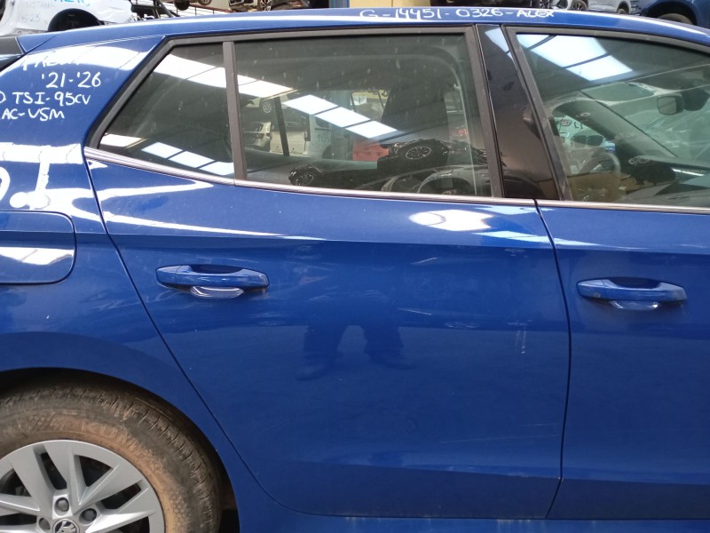 Recambio de puerta trasera derecha para skoda fabia iv (pj3) 1.0 tsi referencia OEM IAM   