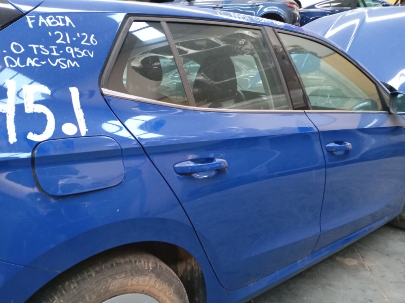 Recambio de puerta trasera derecha para skoda fabia iv (pj3) 1.0 tsi referencia OEM IAM   