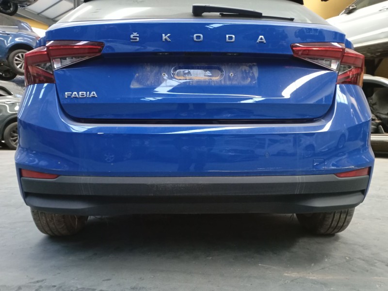 Recambio de paragolpes trasero para skoda fabia iv (pj3) 1.0 tsi referencia OEM IAM   