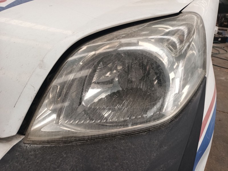 Recambio de faro izquierdo para peugeot bipper tepee 1.4 hdi referencia OEM IAM   