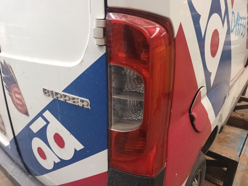 Recambio de piloto trasero derecho para peugeot bipper tepee 1.4 hdi referencia OEM IAM   