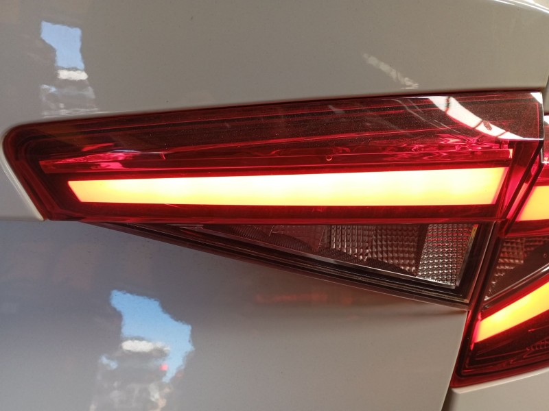 Recambio de piloto trasero derecho porton para skoda fabia iv (pj3) 1.0 tsi referencia OEM IAM   