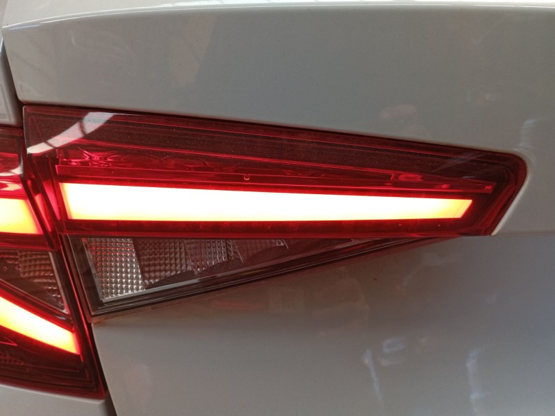 Recambio de piloto trasero izquierdo porton para skoda fabia iv (pj3) 1.0 tsi referencia OEM IAM   