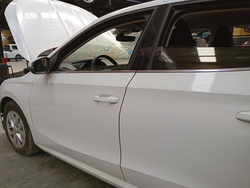 Recambio de puerta delantera izquierda para skoda fabia iv (pj3) 1.0 tsi referencia OEM IAM   
