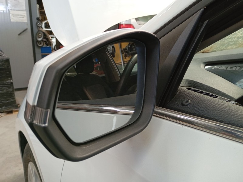 Recambio de retrovisor izquierdo electrico para skoda fabia iv (pj3) 1.0 tsi referencia OEM IAM   