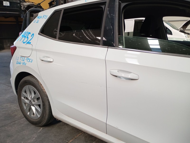 Recambio de puerta trasera derecha para skoda fabia iv (pj3) 1.0 tsi referencia OEM IAM   