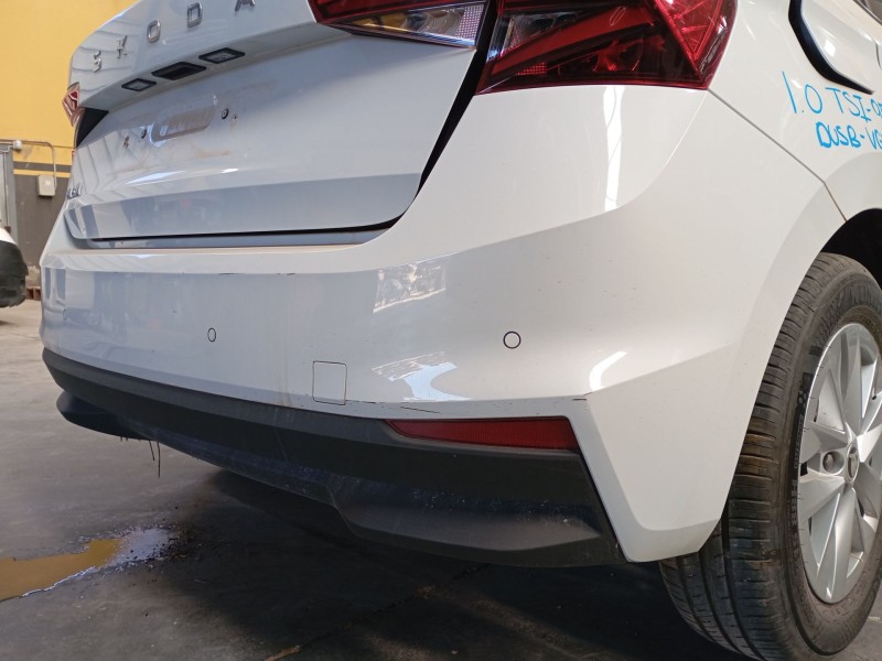 Recambio de paragolpes trasero para skoda fabia iv (pj3) 1.0 tsi referencia OEM IAM   