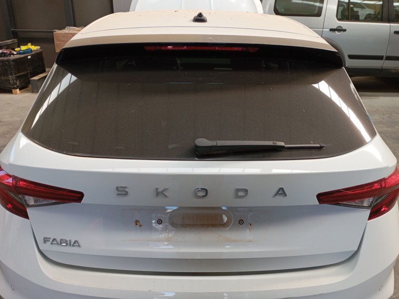 Recambio de porton trasero para skoda fabia iv (pj3) 1.0 tsi referencia OEM IAM   