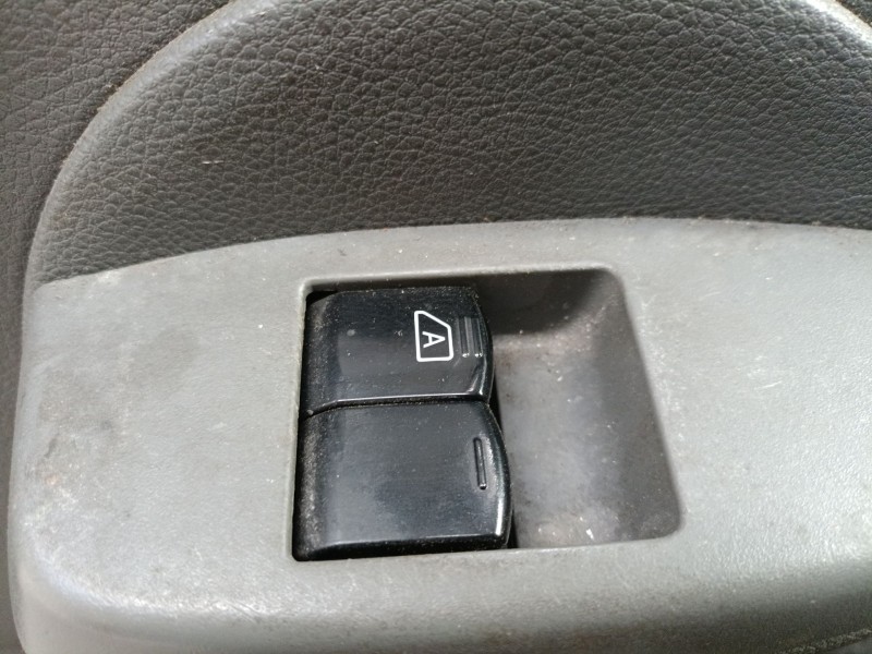 Recambio de mando elevalunas delantero izquierdo para nissan nv200 furgoneta 1.5 dci 90 (m20, m20m) referencia OEM IAM   